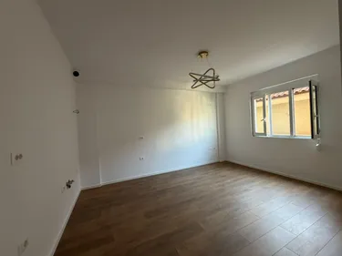 Фото Квартира на продажу Rruga Dritan Hoxha, Tiranë