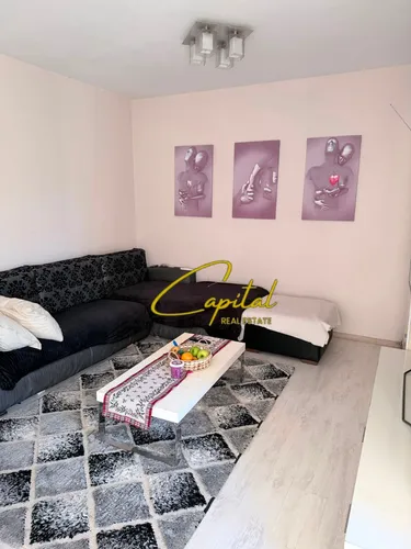 Foto av Lägenhet till uthyrning Rruga Ali Demi, Tiranë