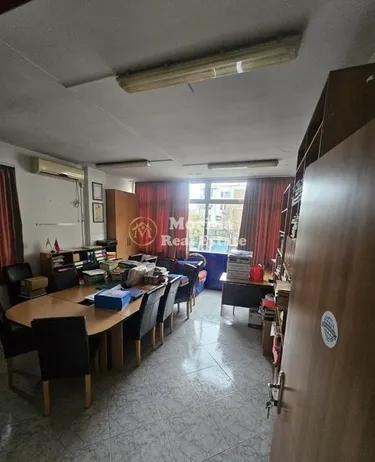 Foto av Lägenhet till uthyrning 5 Maji, Rruga Bardhyl, Tirane