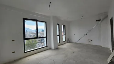Фото Квартира на продажу Square 21, Tiranë