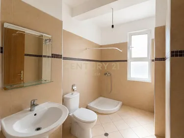 Фото Квартира на продажу Yzberisht, Tiranë