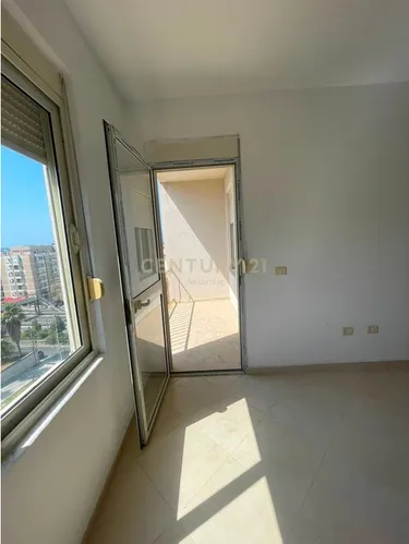 Фото Квартира на продажу Shkëmbi i Kavajës, Durrës