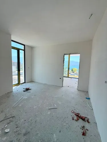 Foto di Appartamento in vendita Radhimë, Vlorë