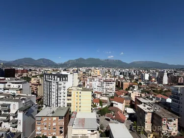 Foto von Wohnung zum verkauf Rruga e Barrikadave, Tiranë