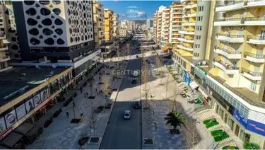 Foto von commercial zum verkauf Bulevardi Kryesor, Vlorë