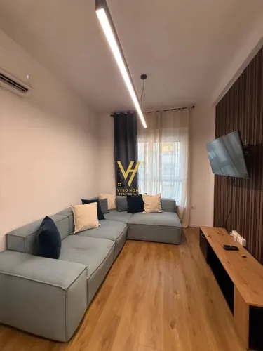 Fotografie Byt k pronájmu Ali Demi, Tiranë