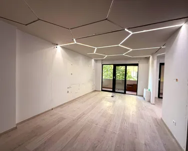 Foto av commercial till uthyrning Blloku, Tiranë