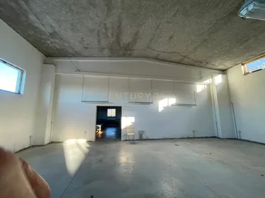 Foto di commercial in affitto Shijak, Qendër, Durrës