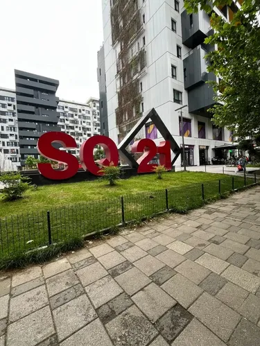 Foto av commercial till salu Kompleksi Square 21, Tiranë
