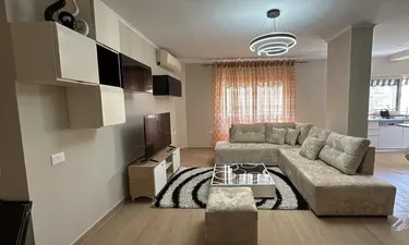 Foto von Wohnung zur miete Komuna e Parisit, Kristal Center, Tiranë