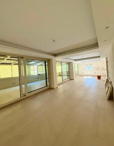 Фото Квартира на продажу Shallvaret, Tiranë