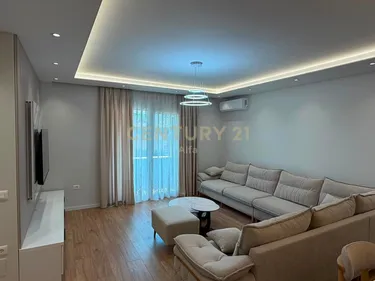Foto di Appartamento in affitto Ish-Parku, Rruga e Kavajës, Tiranë