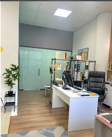 Zdjęcie office na sprzedaż Sheshi Wilson, Tiranë