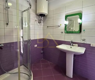 Zdjęcie Mieszkanie na sprzedaż Pazari i Ri, Tiranë