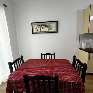 Foto av Lägenhet till uthyrning Rruga Ali Demi, Tiranë