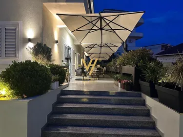 Foto di vila in vendita Shkozë, Tiranë