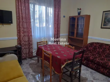 Foto av house till uthyrning Komuna e Parisit, Kristal Center, Tirane