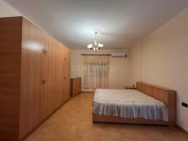 Fotografie Byt k pronájmu Porcelan, Tiranë