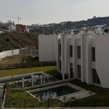 Фото Квартира на продажу Rruga Liqeni i Thatë, Tiranë