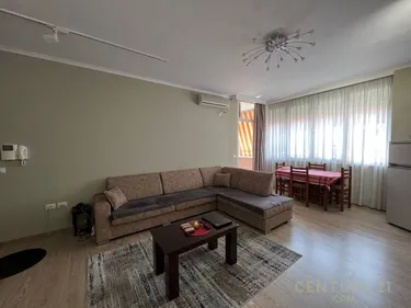 Foto di Appartamento in affitto Qendër, Rruga e Barrikadave, Tiranë