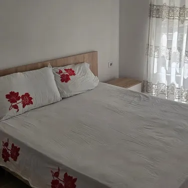 Foto von Wohnung zur miete Rruga Ali Demi, Tiranë