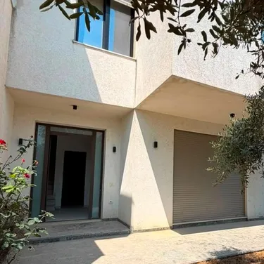 Foto av vila till salu Kodra e Diellit, Tiranë