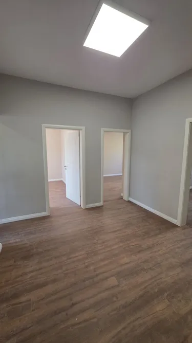 Foto di commercial in affitto Medar Shtylla, Rruga Komuna e Parisit, Tiranë