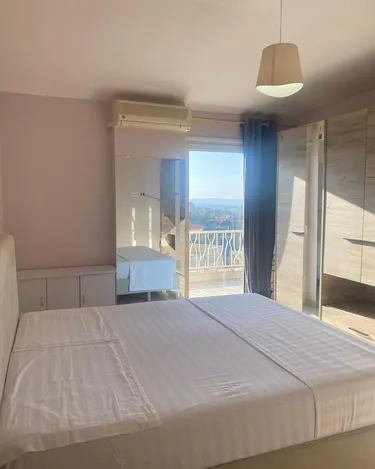 Foto von Wohnung zur miete Liqeni i Thatë, Tiranë