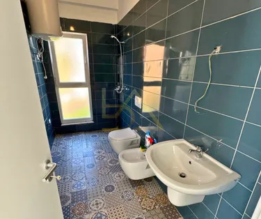 Foto di Appartamento in affitto Laprakë, Tiranë