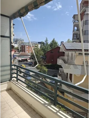 Foto av Lägenhet till salu Rruga Komuna e Parisit, Tiranë
