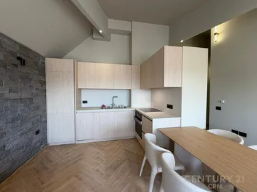 Fotografie Byt k pronájmu Rruga Myslym Shyri, Tiranë