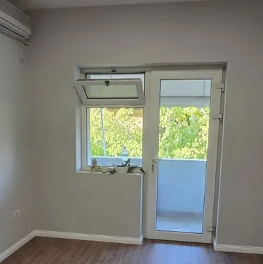 Foto av office till uthyrning Rruga Komuna e Parisit, Tiranë