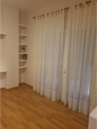 Foto von Wohnung zur miete Bulevardi Zogu I, Tiranë