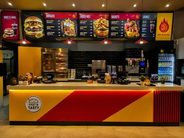 Фото commercial на продажу Kompleksi Delijorgji, Tiranë