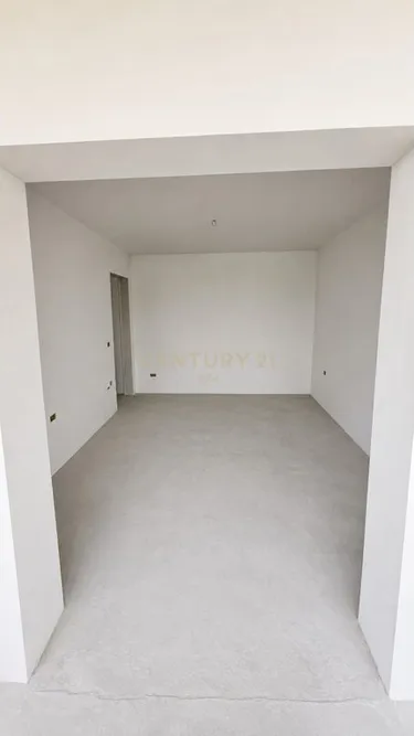 Фото Квартира на продажу Rruga Myslym Shyri, Tiranë