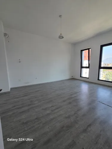 Foto av office till uthyrning Kompleksi Square 21, Rruga e Kavajës, Tiranë