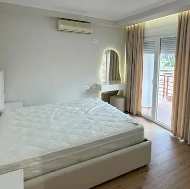 Zdjęcie Mieszkanie do wynajęcia Kompleksi Delijorgji, Tiranë