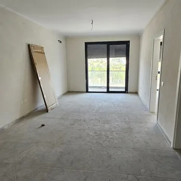 Foto av office till uthyrning Liqeni Thatë, Tiranë