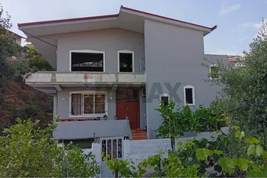 Foto e Vilë në shitje Shkozë, Tiranë