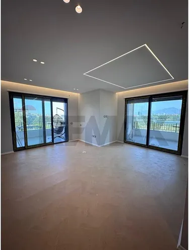 Foto di Appartamento in vendita Liqeni i Thatë, Tiranë