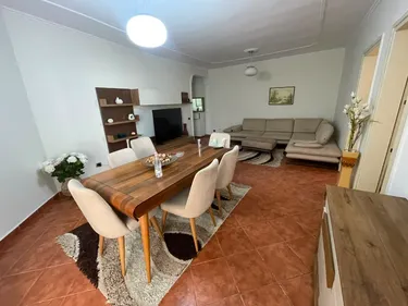 Foto von Wohnung zur miete Komuna e Parisit, Tirane