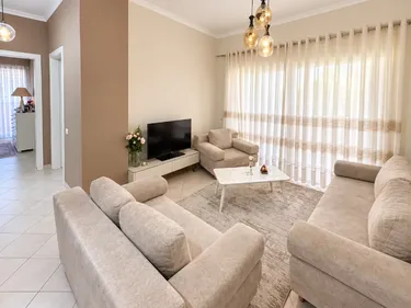 Foto von Wohnung zur miete Komuna e Parisit, Tirane