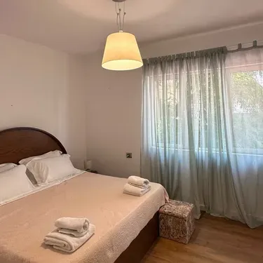 Fotografie Byt k pronájmu Liqeni i Thatë, Tiranë