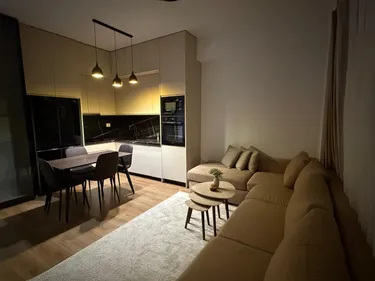 Foto di Appartamento in affitto Ali Demi, Tiranë