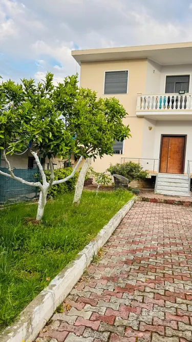 Foto di vila in vendita Vorë, Vorë Qendër, Tiranë