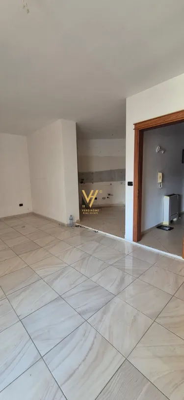 Foto av Lägenhet till salu 21 Dhjetori, Tiranë