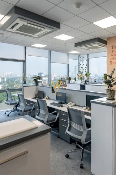 Zdjęcie office do wynajęcia Stacioni Trenit, Tiranë