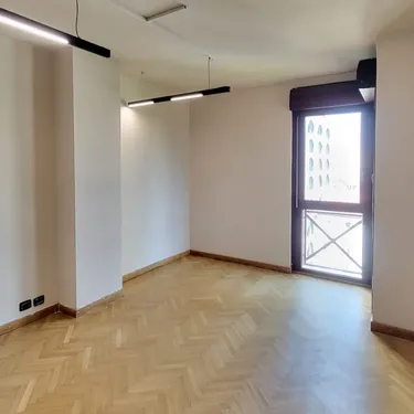 Фото office в аренду Rruga Sheshi Skënderbej, Tiranë