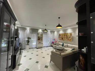 Rruga e Kavajës Rruga e Kavajës - photos